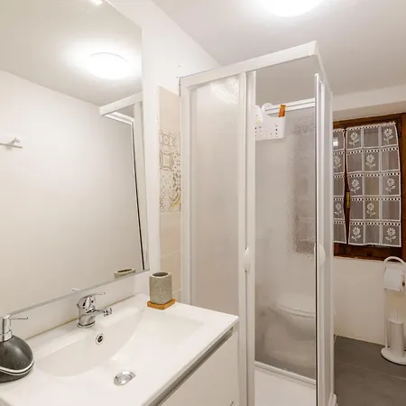 Zen In The Center With Free Parking And 24hours Automatic Check-in With Netflix Dazn And And Air Conditioning 아파트